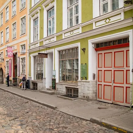 Apartman In A 700-years-old House