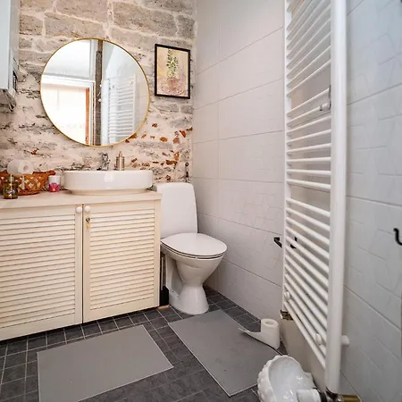 In A 700-years-old House Apartman